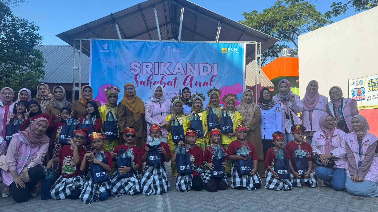 Srikandi PLN Icon Plus edukasi bahaya gadget di sekolah peringati HAN 2024